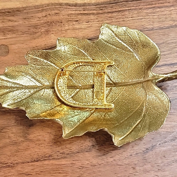 Roman Initial Letter "D" Brooch - Picture 2 of 6